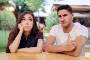 Guy playing ‘Devil’s Advocate’ stuns woman with his nimble intellect